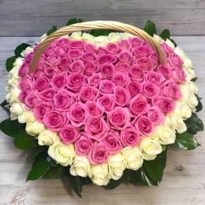 Корзина 101 розовая роза в форме сердца R1961
